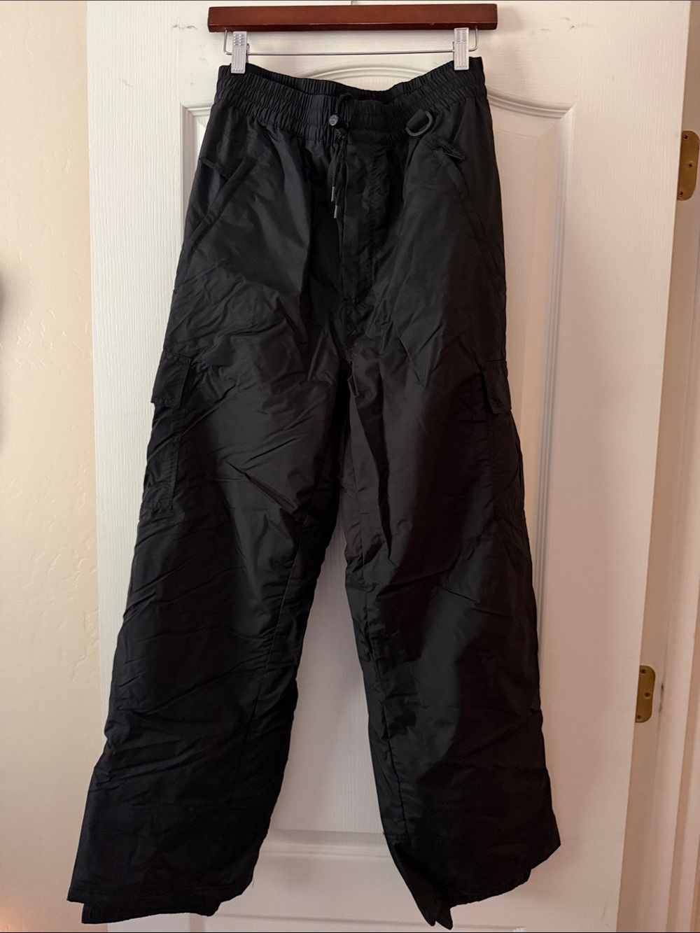 Men's Black Cargo Pants with Elastic Waist and Utility Pockets